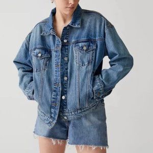 Urban Outfitters BDG Carly Denim Boyfriend Trucker Jacket - New With Tags NWT